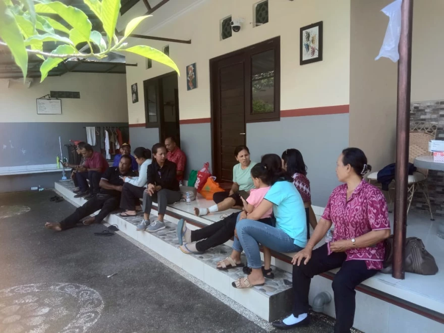 PEMDES MARGA DAJAN PURI MENJENGUK BIDAN DESA