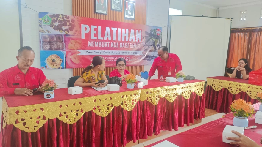 PELATIHAN MEMBUAT KUE